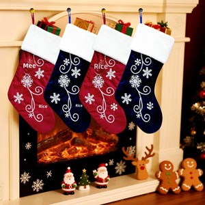 <span class=keywords><strong>Chaussettes</strong></span> de Noël en velours bleu marine et rouge de qualité supérieure, brodées de flocons de neige, personnalisées, pour décorations de fête de famille - Product Image 2