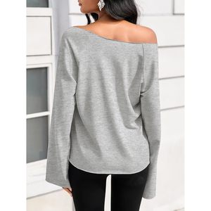 Fisoew Sweat-shirt asymétrique à épaules dénudées pour femme, manches longues, coupe ample, en mélange de coton tricoté - Product Image 2