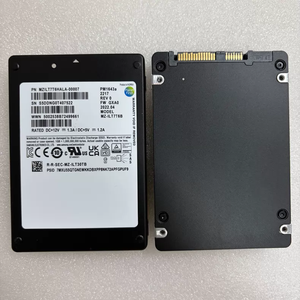 قرص تخزين صلب للمؤسسات بسعة 7.68 تيرابايت SAS 12Gbps طراز MZILT7T6HALA-00007 مقاس 2.5 بوصة للخوادم ومراكز البيانات ونظام RAID - Product Image 2