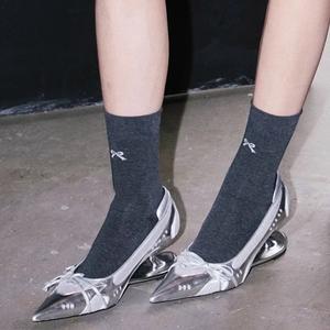 Fabricación de Zapatos de Tacón Alto para Mujer, Estilo Francés Retro, Diseño Personalizado, Punta Puntiaguda, Tacón Flotante Único, Modelo Roma - Product Image 5