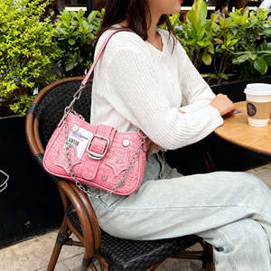 Sac à bandoulière en forme de croissant de lune personnalisé OEM, sac de mode pour femmes, sac sous le bras - Product Image 4