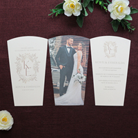 Programa DE BODA Fans Forma Invitaciones con fotos Programas de fans dorados Tarjetas Monograma de aluminio de lujo con cinta