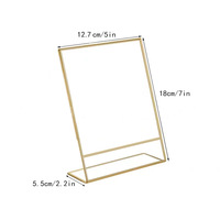 Support de Présentation de Table en Acrylique Haute Transparence en Forme de L avec Bordure Dorée Modèle Vertical 501 – Présentoir de Bureau Style Européen