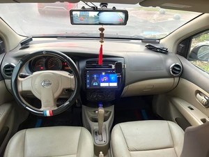 Nissan Livina 1.6 G del 2007, cambio automatico multifunzione, sedili Magic, ampio bagagliaio, perfetto per famiglie e piccole imprese. - Product Image 4