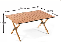Tables pliantes de différents modèles et couleurs, avec un aspect excellent et des photos de haute qualité, pour une ambiance de camping améliorée