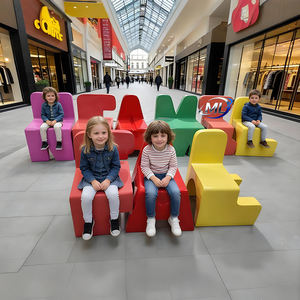 Bancas de Patio Modernas de Fibra de Vidrio con Diseño Creativo y Personalizado del Alfabeto para Niños, para Campamentos Escolares y Plazas Comerciales - Product Image 3