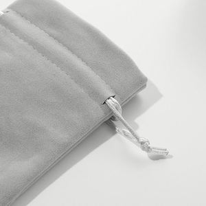 Sac en velours en gros 8x10cm, pochette à bijoux en suède de haute qualité, personnalisable avec logo, idéal pour bagues, boucles d'oreilles, bracelets - Product Image 4