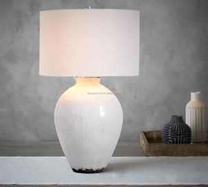 Lampe de chevet à base en céramique avec abat-jour en lin crème - Product Image 3