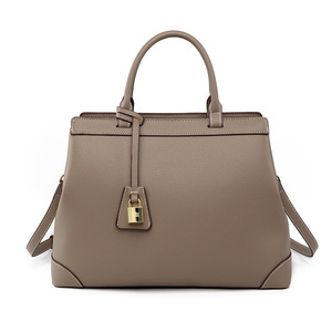 Sac à main multifonctionnel pour femme en similicuir grainé avec fermoir décoratif - Product Image 5
