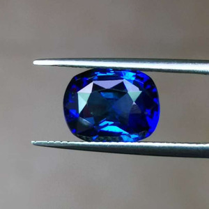 Zafiro azul real natural de Sri Lanka de 4.12 quilates, certificado por AIGS, corte cojín, piedra suelta de 10.35*8.27 mm para engaste en joyería. - Product Image 4