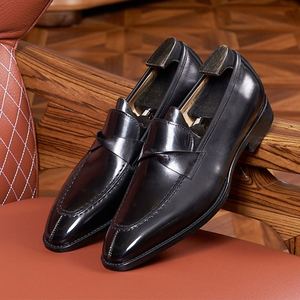 Chaussures carrées rétro décontractées faites à la main pour hommes, tendance, vernies, à lacets, légères, respirantes, semelle extérieure en caoutchouc antidérapante, style britannique Penny - Product Image 1