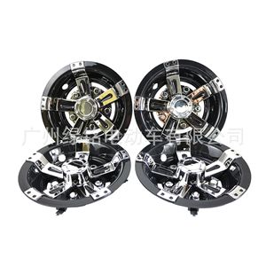 Cubiertas de Rueda Universales de 8 Pulgadas en Negro y Blanco con Acabado Cromado para Carritos de Golf - Product Image 2