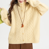 Gelber Damen-Cardigan mit Zopfmuster und Kragen - Übergroßes, Warmes Freizeit-Oberteil für den Alltag