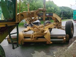 รถเกรดเดอร์มือสอง Caterpillar 14H สำหรับงานก่อสร้างถนน เกรดเดอร์ CAT 14H แท้ พร้อมเครื่องยนต์ 3306 สำหรับปรับระดับถนนและก่อสร้างทางหลวง - Product Image 4