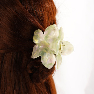 กิ๊บติดผมอะซิเตทลายดอกไม้ 9 ซม. สีพาสเทลเหลือบรุ้ง เครื่องประดับผมลายดอกไม้ สำหรับใช้ในชีวิตประจำวัน - Product Image 5