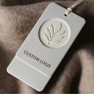 Étiquette de suspension personnalisée de luxe avec logo, estampage à chaud doré, étiquettes de marque durables, personnalisation haut de gamme, étiquette de suspension de marque - Product Image 3