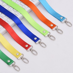 Lanière de cou personnalisée en polyester de 15 mm avec clip ovale métallique pour badge d'identification – Vente en gros à prix réduit - Product Image 3