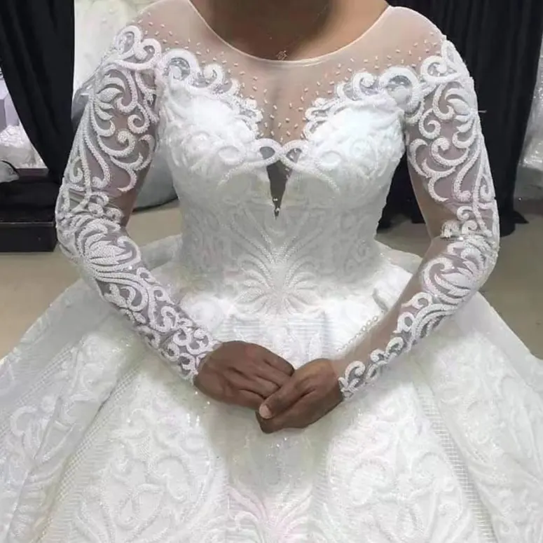 2022 African newest style lace high quality pure white bridal gown women wedding dress with tail