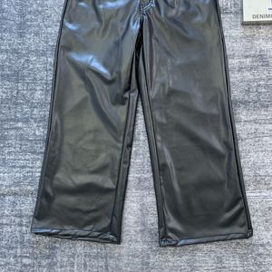 <span class=keywords><strong>Pantaloncini</strong></span> in <span class=keywords><strong>pelle</strong></span> nera donna personalizzati DENIMGUYS - Product Image 4