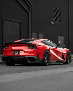 ชุดแต่งคาร์บอนไฟเบอร์สไตล์ 1016 สำหรับ Ferrari 812 สภาพใหม่ พร้อมลิ้นกันชนหน้าและดิฟฟิวเซอร์สปอยเลอร์ - Product Image 5