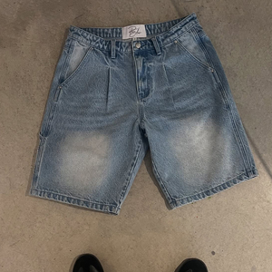 Shorts en <span class=keywords><strong>jean</strong></span> pour homme personnalisés, d'été, amples, style skate, grandes tailles, coupe courte, en denim bleu délavé froissé et extensible - Product Image 2