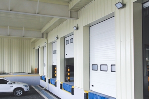 Logistique et portes d'entrepôt de bonne qualité Porte sectionnelle à levage vertical Porte sectionnelle empilable - Product Image 3