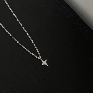 Collana <span class=keywords><strong>Girocollo</strong></span> Trendy con Ciondolo a Stella Traforata, Accessorio Moda per <span class=keywords><strong>Uomo</strong></span> e Donna, Catena per Maglione da Festa - Product Image 5