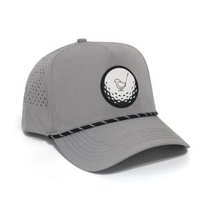 Venta Directa al por Mayor de Gorras Deportivas Transpirables de Secado Rápido de 5 Paneles, Gorra de Golf Personalizada con Logotipo de Goma de Lujo y Orificios Cortados con Láser para Hombre - Product Image 3