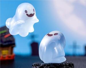 Nouveauté Creative Noctilucent Lucite Résine Charmes Mignon DIY Accessoires pour La Maison De Table Décoration Porte-clés En Vrac En Gros - Product Image 5