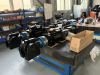 Actionneur servo-hydraulique série HST-8244 XX, actionneur servo électro-hydraulique pour banc d'essai dynamique et statique