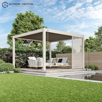 Overdekte aluminium louvre-pergola, regenbestendig, met verstelbaar dak, perfect zonnescherm