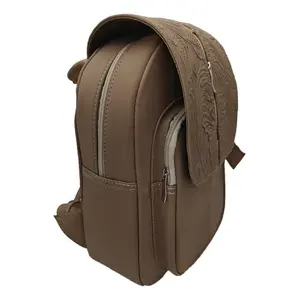 Mochila Fana Letizia Avellana de Cuero Grabado con Diseño Floral, 5L, Bolsa de Viaje Unisex con Correa Ajustable y Cierre de Cremallera - Product Image 4