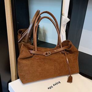 Sac à main en cuir suédé moyen avec boucle en métal Fourre-tout de grande capacité pour sac à bandoulière ou à poignée supérieure - Product Image 3