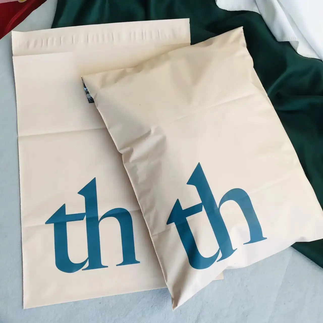 Bolsas de envío personalizadas biodegradables, bolsas de correo con logotipo para ropa