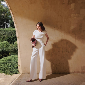 ชุดสีขาวสำหรับผู้หญิงโซฟีและนายาชุดสีขาว | เสื้อและกางเกงเข้าชุดแบบเรียบง่ายสุดชิคชุดสองชิ้นสำหรับใส่ไปทำงานหรือใส่ในชีวิตประจำวัน - Product Image 1