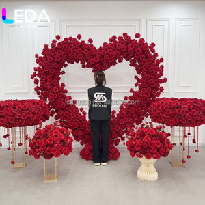 LEDA Nouveauté : Composition florale rouge, rangée de fleurs décoratives, chemin de fleurs artificielles pour décoration de mariage - Product Image 1