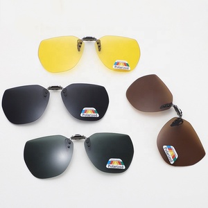 <span class=keywords><strong>Clip</strong></span>-<span class=keywords><strong>on</strong></span> Polarizzate per Occhiali <span class=keywords><strong>da</strong></span> Vista, Occhiali <span class=keywords><strong>da</strong></span> <span class=keywords><strong>Sole</strong></span> Senza Montatura Ribaltabili, Protezione UV, Montatura in Metallo per Occhiali <span class=keywords><strong>da</strong></span> Vista - Product Image 3