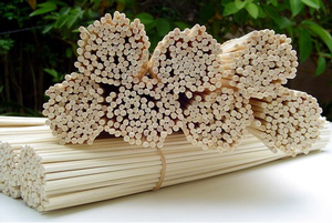 Diffuseur d'huiles essentielles en rotin noir naturel pour fabricant de marques, service spécial 20 ans, bâtonnets en fibre de rotin - Product Image 2
