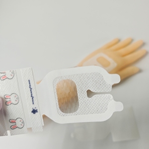 Adhésif transparent I.V. Pansement jetable non tissé pour plaies, soins post-opératoires pour enfants, consommable médical - Product Image 1