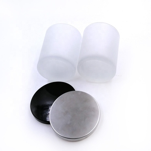 Vente en gros de 4oz 8 10 14 bocaux et bouteilles à bougie en verre dépoli blanc noir avec couvercle en bois pour la fabrication de cire de soja parfumée - Product Image 5