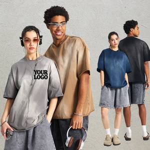 Camiseta de cuello redondo de alta calidad 305G con efecto desgastado, logotipo personalizado pintado con aerosol, camiseta moderna de talla americana, camiseta personalizada. - Product Image 1