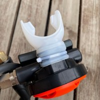 Régulateur de plongée sous-marine deuxième étage avec tuyau de plongée pieuvre narguilé