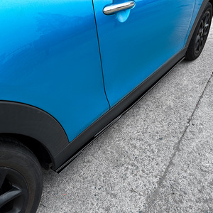 Minifaldones Laterales en Negro Piano con Textura de Fibra de Carbono ABS F56 F57 2014 2024 - Product Image 3