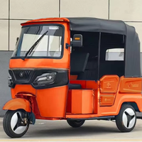 Tuk-Tuk à trois roues avec moteur refroidi par eau de 200 cm³ / Tricycle à essence pour passagers, taxi Bajaj
