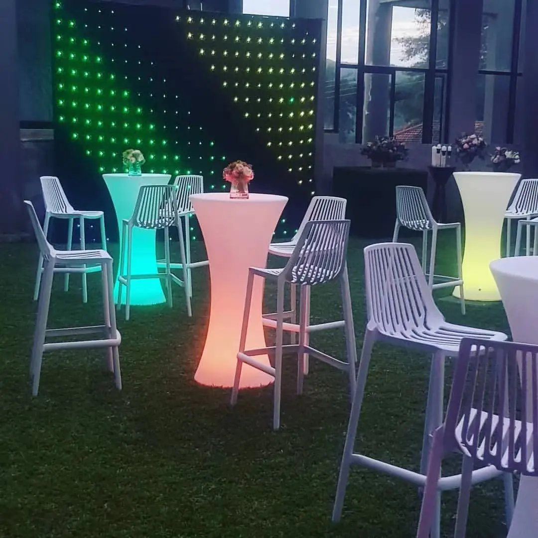 Toptan LED yüksek Bar masaları kablosuz Led Light up parti mobilya parti kiralama masaları ışık ile yüksek kokteyl