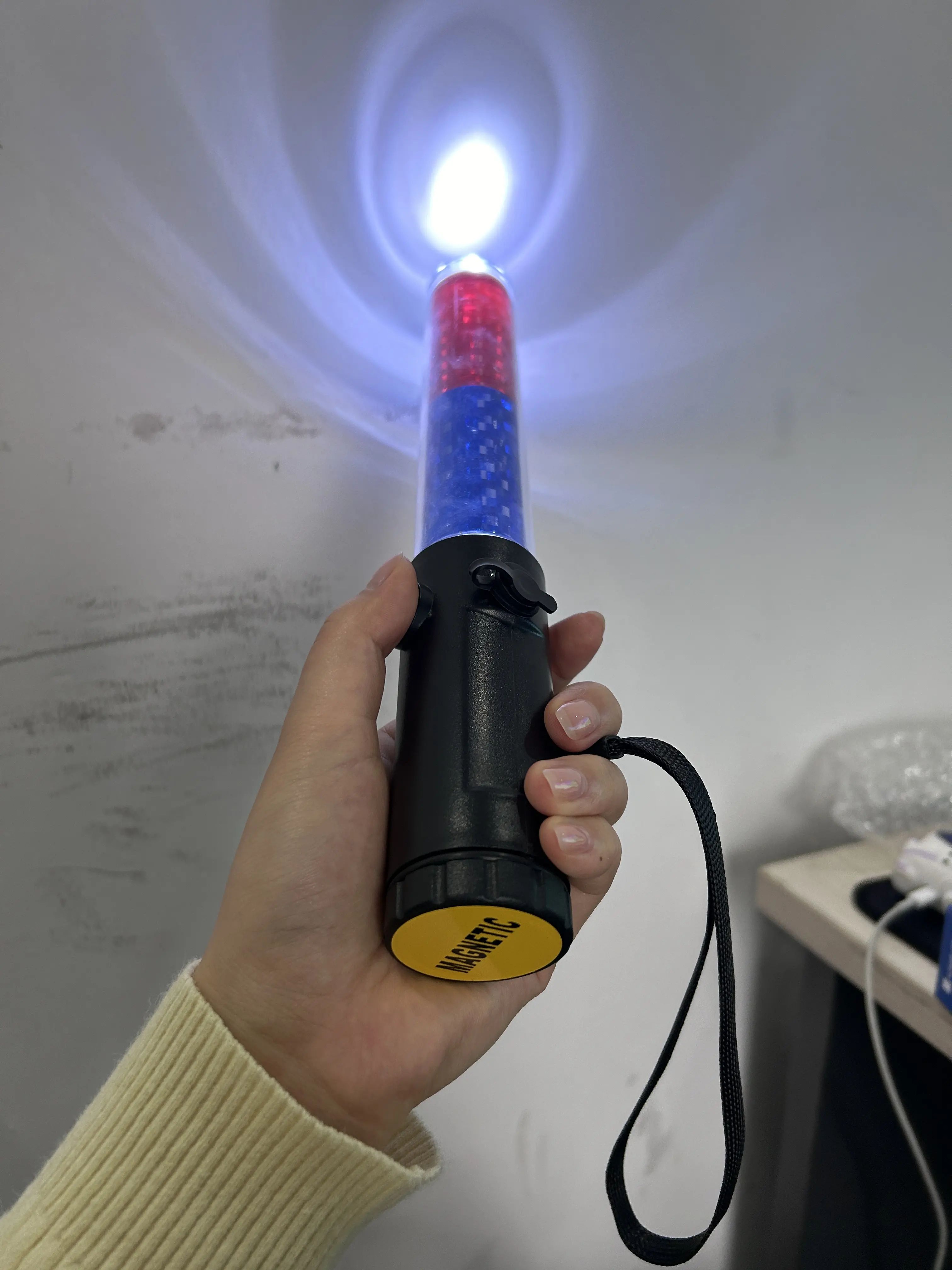 Traffic baton LED glow stick Rechargeable handheld emergency night warning flash stick