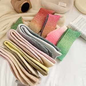 Vente en gros de chaussettes en laine épaisse bon marché pour femmes chaussures de sport chaussettes chaudes d'hiver chaussettes en laine tricotées respirantes à séchage rapide personnalisées - Product Image 5