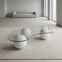 Table basse moderne en verre trempé irrégulier avec pieds sphériques et cadre en acrylique, entièrement assemblée, style minimaliste de luxe pour salon