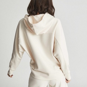Sweat à capuche personnalisé brodé, imprimé intégral, à manches longues et col en V, pour femme, avec fermeture éclair tissée formelle au col, idéal pour l'hiver - Product Image 2