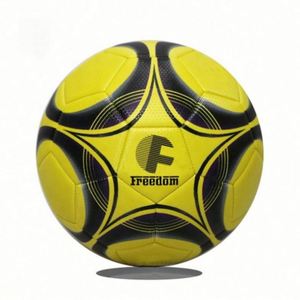 Ballon de football et de soccer en PVC imprimé avec logo personnalisé pour une utilisation sportive promotionnelle - Product Image 1